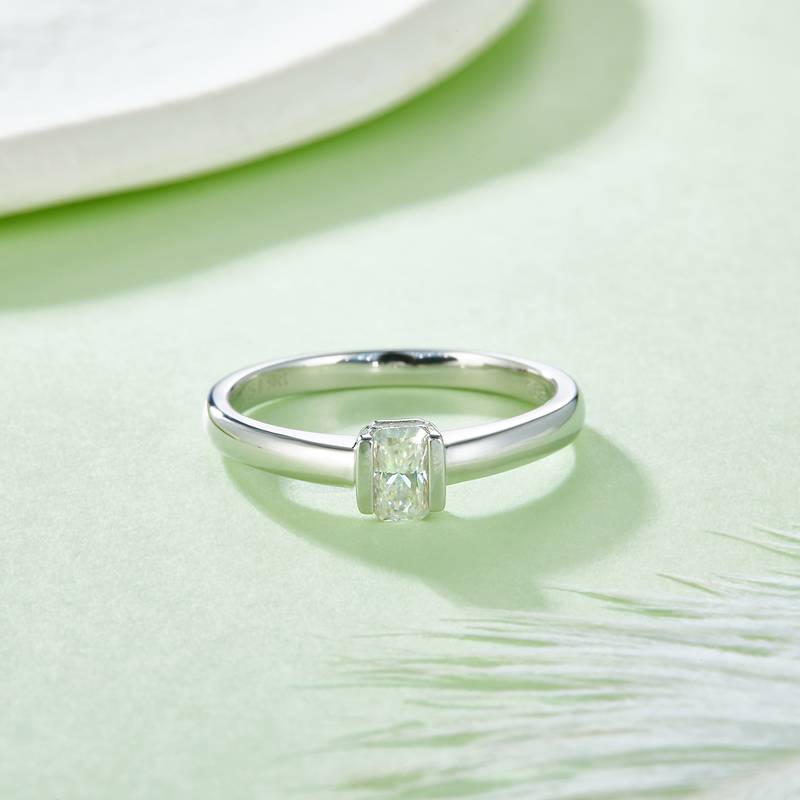 简约长方形S925银镀白金MoissaniteWomen's Ring0.5ctD级